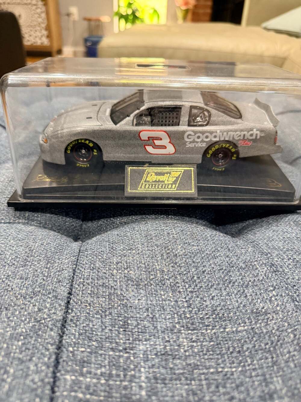 Revell Dale Earnhardt #3 Silver Goodwrench Monte Carlo 1:24 Diecast w/ Display